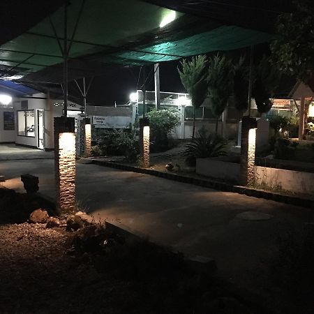 Sunshine Guesthouse Mae Sot Exterior photo