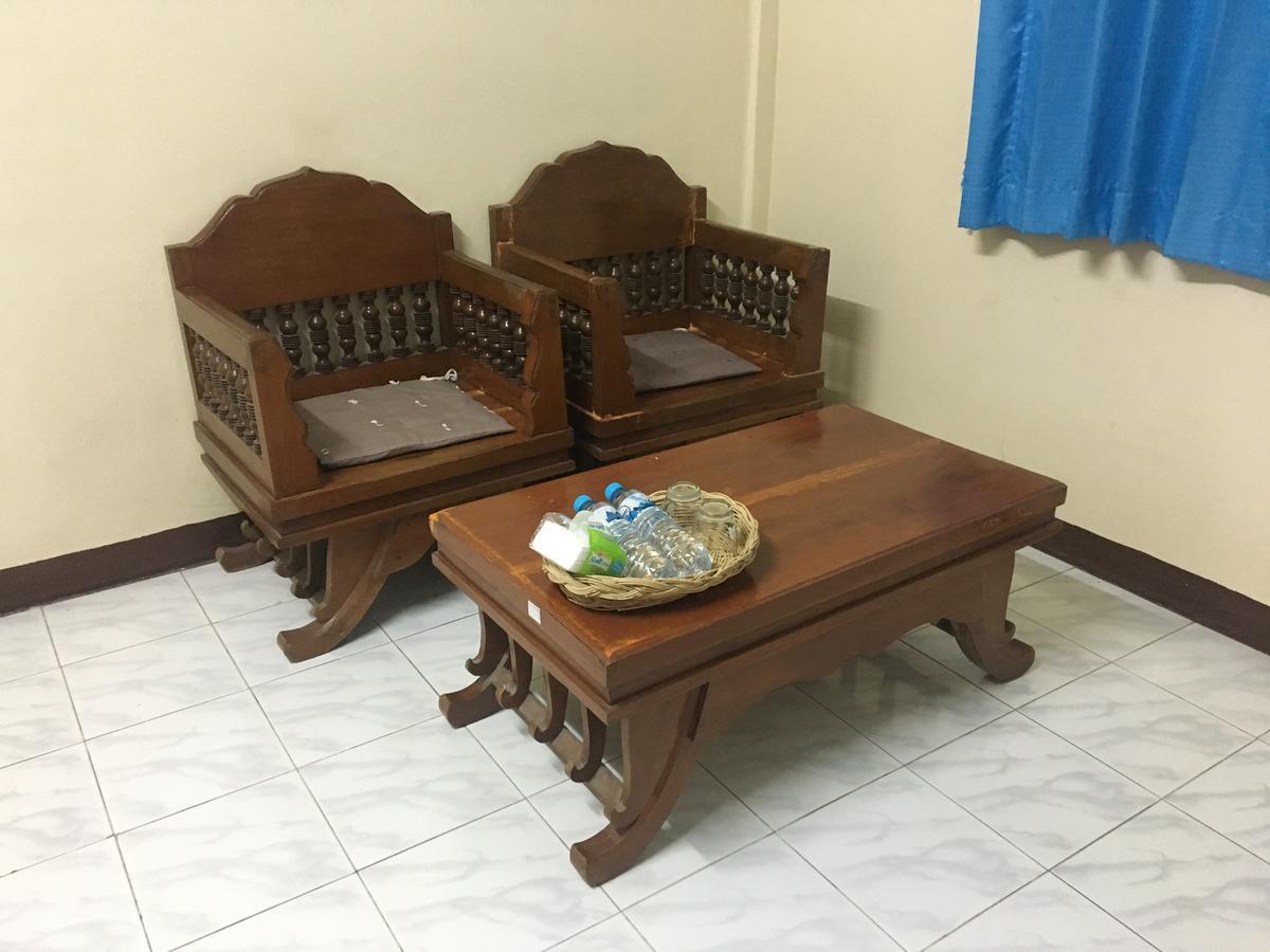 Sunshine Guesthouse Mae Sot Exterior photo